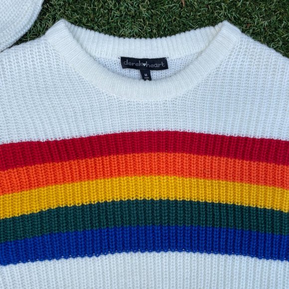 SOLD Derek Heart Rainbow Cropped Sweater Size M - Picture 3 of 6